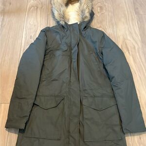 Levi’s Performance Sherpa Lined Midlength Parka jacket in army green